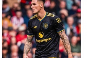 9月一共进球3个！舍什科处子球当选曼联9月最佳进球