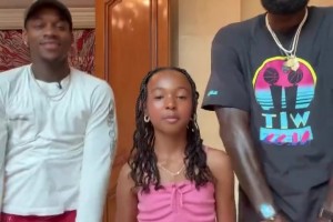 有模有样詹姆斯带女儿现身网红kai直播间秀舞蹈