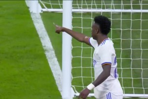 真“图劳组合”！意大利男排队员做国米锋线组合标志庆祝动作