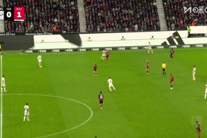 这射术太强了！迪亚斯做球，凯恩远射贴地斩直入左下死角