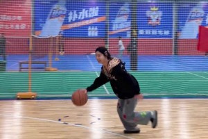 柯凡谈美娜很少播球：播球情绪成本高收入低 她有名气了出去接拍电影和综艺了