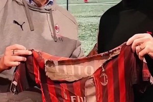 一件最动人的米兰球衣…