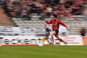 别让记忆尘封！德甲官博：中国战神杨晨曾征服德甲