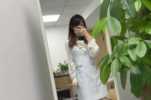 这大长腿！美女主播小七：北京说冷真冷啊！穿裙子冻死我了~