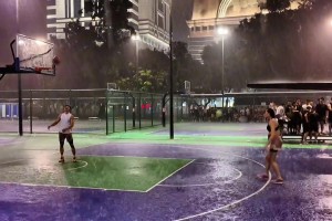 3米07超标筐 国产扣将万磊成功复刻麦克朗双折叠背扣！