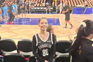 嘴角快压不住了！比卢普斯竟反问记者：你觉得杨瀚森打得怎样？