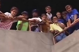 这个黑卤蛋打个友谊赛花里胡哨的，能打明白NBA吗？