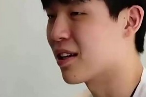 心理战！杨瀚森试训中打爆8号秀杰明，气的杰明不跟杨瀚森击掌