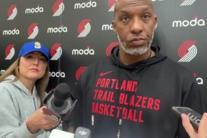 比卢普斯：我们球队化学反应在逐渐变好，明天对阵勇士会全力以赴