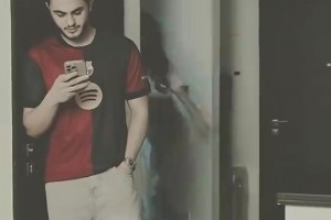 安东尼再秀“圆规”神技，不过这次队友们投来了满意的眼神