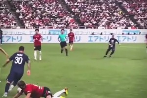 被晃到腰疼！日本球员忽视了梅西原地摆脱能力