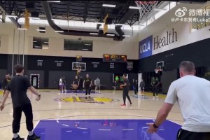 真是准啊！东契奇快乐又轻盈的训练 备战首秀