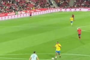 全场欢呼！上田绮世赛后采访：目标是世界杯冠军，我们正在努力！