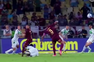 高难度动作！41岁弟媳凌空侧钩绝杀救主