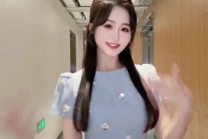 女主播果果自拍跳舞，感觉婚后身材更好了呀！