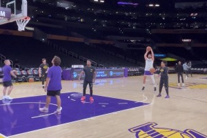 姚明建议杨瀚森：多和在乎你的人、关心你的人呆在一起