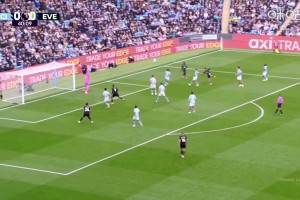 强吃！恩迪亚耶突爆曼城后防杀入禁区，多纳鲁马奉献神扑！