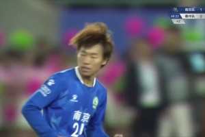 这脚凌空打的不错！苏超半决赛南京队率先破僵！