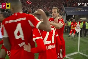 小贝林门前解围失误！奥利塞跟进铲射破门！拜仁2-0领先多特！
