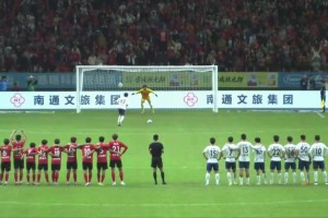 大心脏！在前两轮都罚丢的情况下，无锡队员同乐勺子点球破门