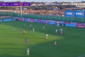 又是失误！宋语后场被断图雷空门得手双响，U17美国女足4-1领先
