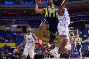 找到适合自己的地方了？湖人旧将霍顿塔克在欧洲降维打击！