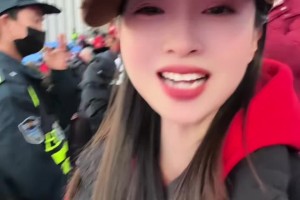 蓉城女球迷：感谢山东的兄弟们