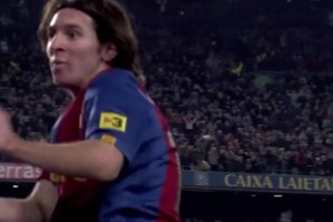 足坛最强爽文！19岁的梅西帽子戏法绝平皇马！诺坎普新王正式登基