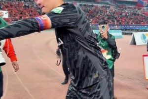 山东泰山队赛后精彩瞬间，刘洋的英语水平突飞猛涨