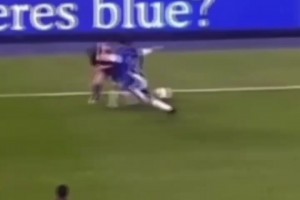 继续续写传奇！回顾当年梅西戏耍防守球员合集！你被晃到了吗？