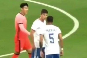 也不喜欢别人内讧！名场面：和事佬孙兴慜化解对手矛盾！