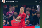 埃唐-姆巴佩绝平巴黎后模仿哥哥庆祝动作，基利安现场见证发文祝贺