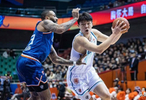 杨瀚森表现出色成为开拓者不可或缺的替补中锋