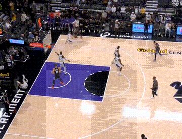 文森特踩艾顿崴脚，湖人国王对决现意外